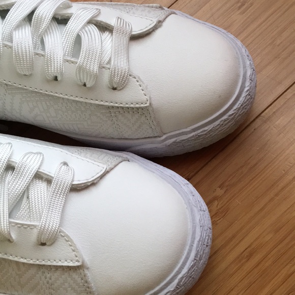 Nike Blazer Mid SE Shoes - Picture 5 of 8